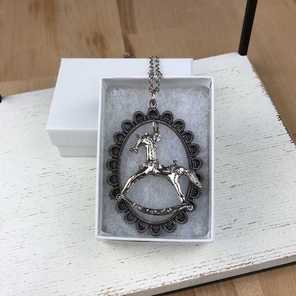 Retro Rock horse necklace , 30”, come with a box - Picture 4 of 6